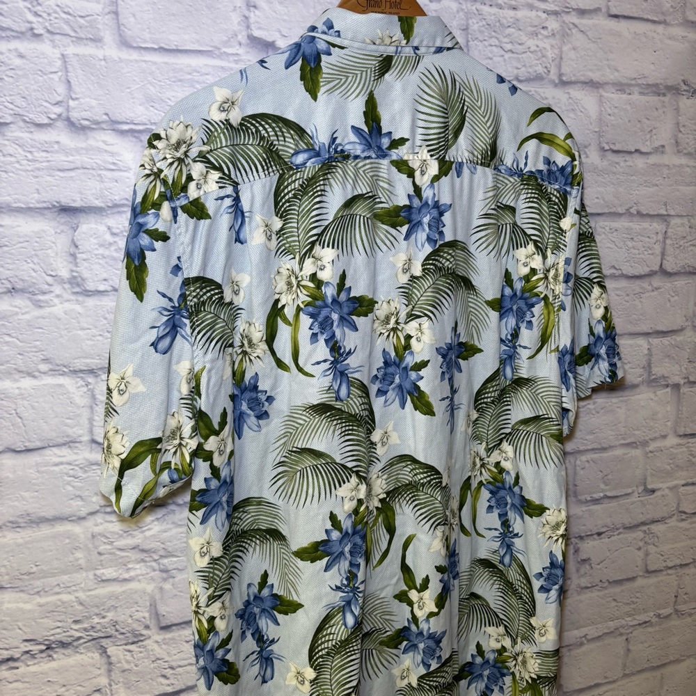 Tommy Bahama Men's XL 100% Silk Short Sleeve Hawaiian Floral Button-Up Shirt - Picture 13 of 16